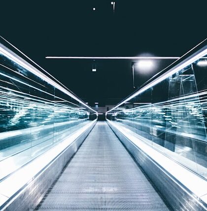 Sztuczna inteligencja w marketingu predykcyjnym – przewidywanie potrzeb zanim je uświadomimy