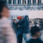 Dlaczego nowe znajomości potrafią zmienić nasz nastrój w jeden dzień